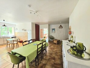 Dining - Detached villa in green setting - 6 guests (Léon)