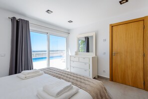 3 bedrooms, cots/infant beds, bed sheets - Villa Montinho Vista (Monchique)