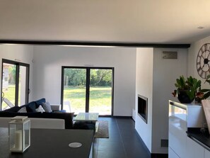 TV - Modern luminous villa - 6 guests (Lit-et-Mixe)