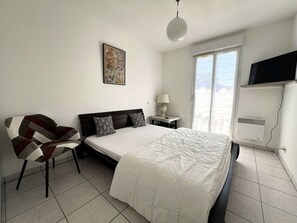 Free WiFi - House with parking, pets allowed - 4 guests (Léon)