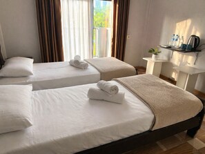 Deluxe-Doppel- oder -Zweibettzimmer | Verdunkelungsvorhänge, Bügeleisen/Bügelbrett, kostenloses WLAN