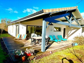 Outdoor dining - Modern and spacious house - 6 guests (Vielle-Saint-Girons)