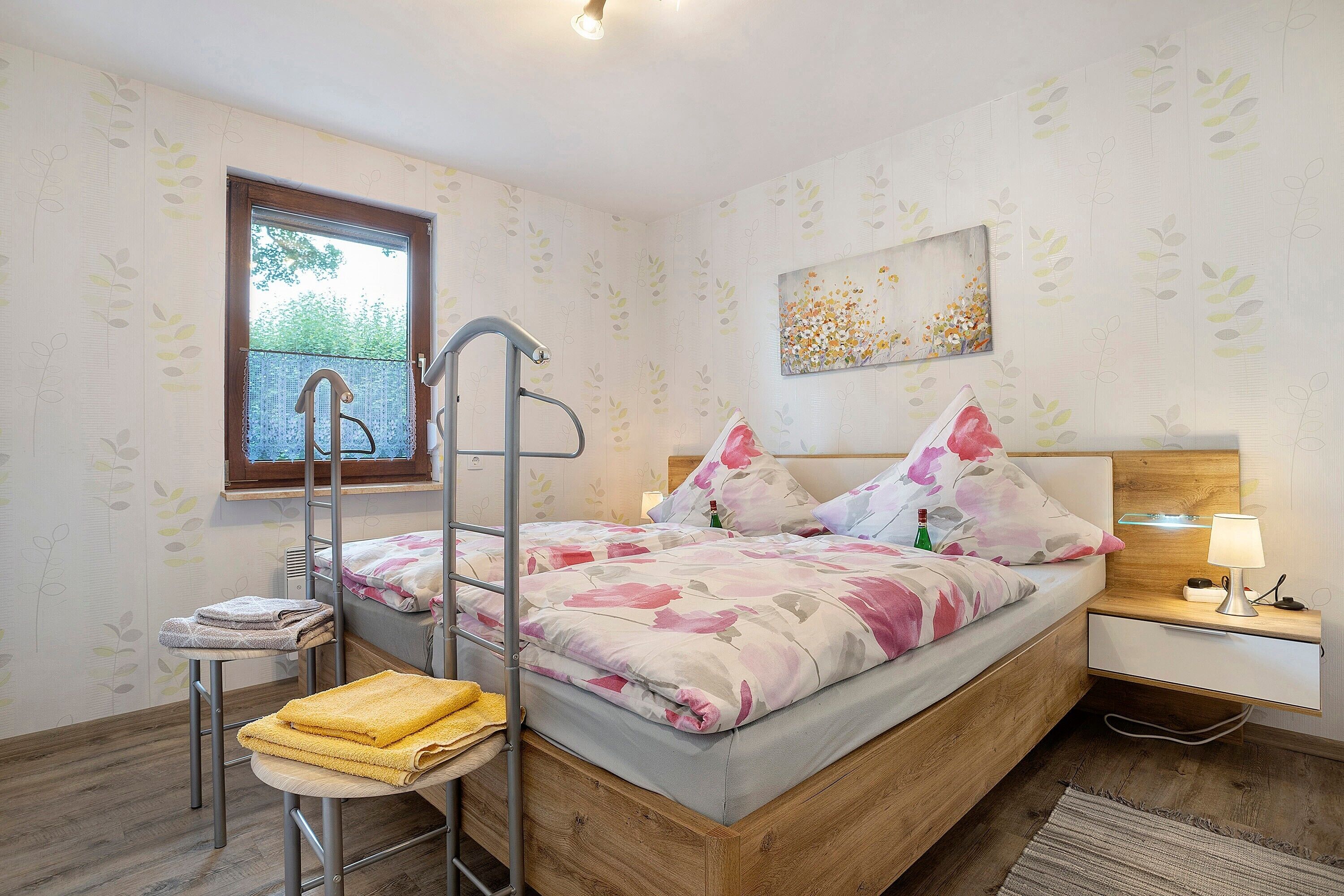 WiFi, bed sheets, wheelchair access