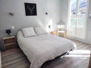 Iron/ironing board, Internet - Le 17 des Lys - Central apartment for 8 people in Cauterets (Cauterets)