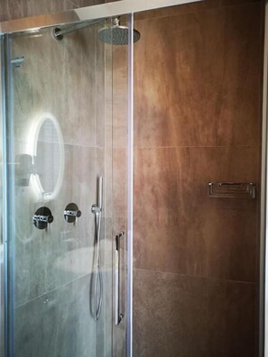 Shower - Palazzo Mazzini (Alcamo)