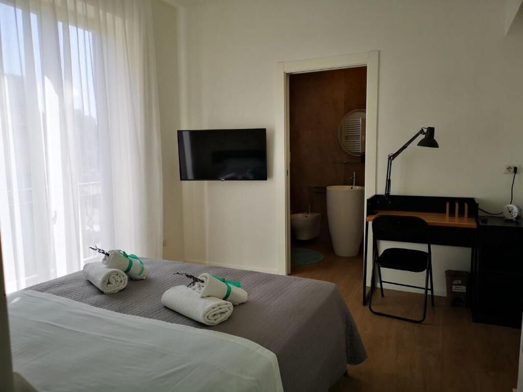 Comfort Triple Room, City View
