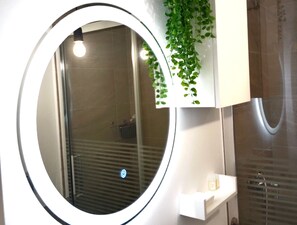 Shower, hair dryer, towels - Holiday Home 'Casa Panorama - with Shared Pool and sea views (Vejer de la Frontera)