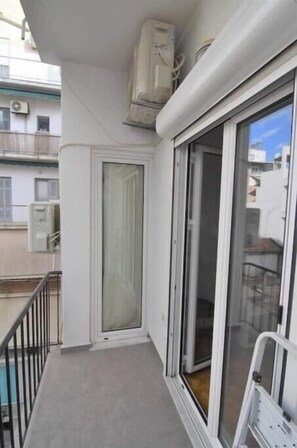 Exterior detail - Modern 1-Bedroom Condo in Athens (Athina)
