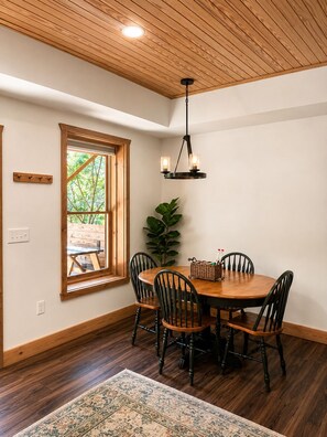 Dining -     Whispering Pines Cozy Cabin Suite Retreat Near Jordan Lake and Pet Friendly (New Hill)