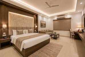 Phòng Deluxe | Két bảo mật tại phòng, bàn ủi/dụng cụ ủi quần áo 