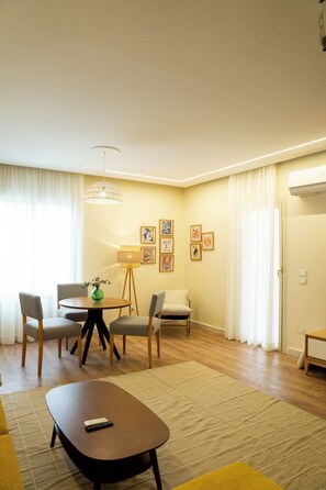 Dining - Tremendous 3-bedroom apartment with AC & Fast Wi-Fi in New Cairo City (New Cairo City)