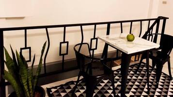 Shared Dormitory, 1 Bedroom, Balcony | Dining room