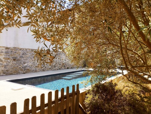 Very Chic Townhouse with Pool and Garage