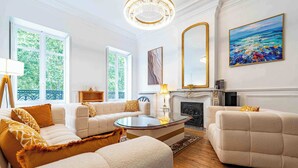 TV, offices - Elegant 130sqm AC Apt Square Gambetta (Carcassonne)