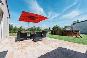 Terrace/patio - Villa Pancho: quiet, AC, private pool. (Trèbes)