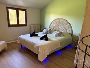Desk, WiFi - Charming countryside residence, Swimming pool (Allemans)