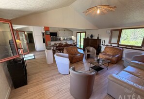 TV, DVD player, offices - Charming countryside residence, Swimming pool (Allemans)