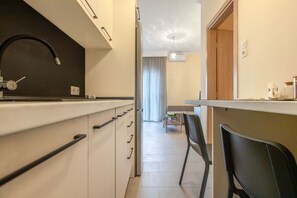 Interior - Bella Home by RentalsPro - Nea Plagia Halkidiki (Nea Plagia)