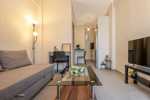 TV - Bella Home by RentalsPro - Nea Plagia Halkidiki (Nea Plagia)