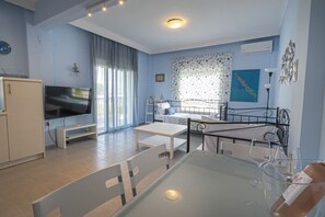 Interior - Sandra Seafront Apartment by RentalsPro - Moudania Halkidiki (Nea Moudania)