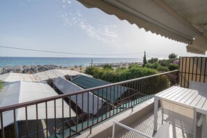 Property grounds - Sandra Seafront Apartment by RentalsPro - Moudania Halkidiki (Nea Moudania)