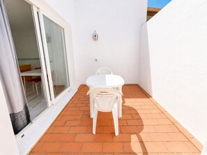 Outdoor dining - Apartamento San Ignacio de Loyola, sol y ola IV (conil de la frontera)
