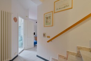 Interior - A comfortable 37 sq m studio apartment, perfect for two people but capable of accommodating up to four guests, located in the basement of a building without an elevator (steps required).The property is located in Manarola, one of the most picturesque vil (Manarola)