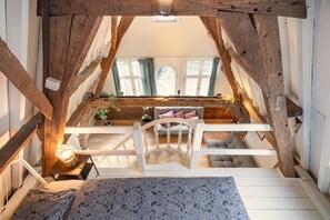1 bedroom - Loft-style Duplex at Hendrik Square (Antwerp)