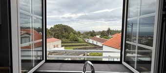 Casa do Horizonte - Family-Friendly Apartment with Ocean & Mountain Views