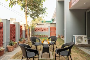 Outdoor dining - Alaya Stays Ramalaya Room with balcony (Jaipur)