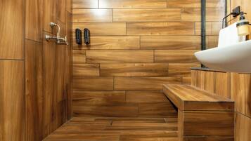 Deluxe Double Room, City View | Bathroom | Slippers