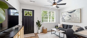 1BD Modern Condo ⎮ Downtown Walkable to F&M Bank Arena