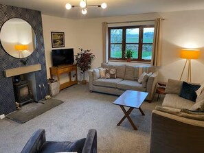 Fireplace - Beautiful Four Bedroom Peak District Home (Buxton)