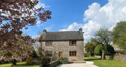 Peak District - Parking - Garden - Bbq - Sleeps 8