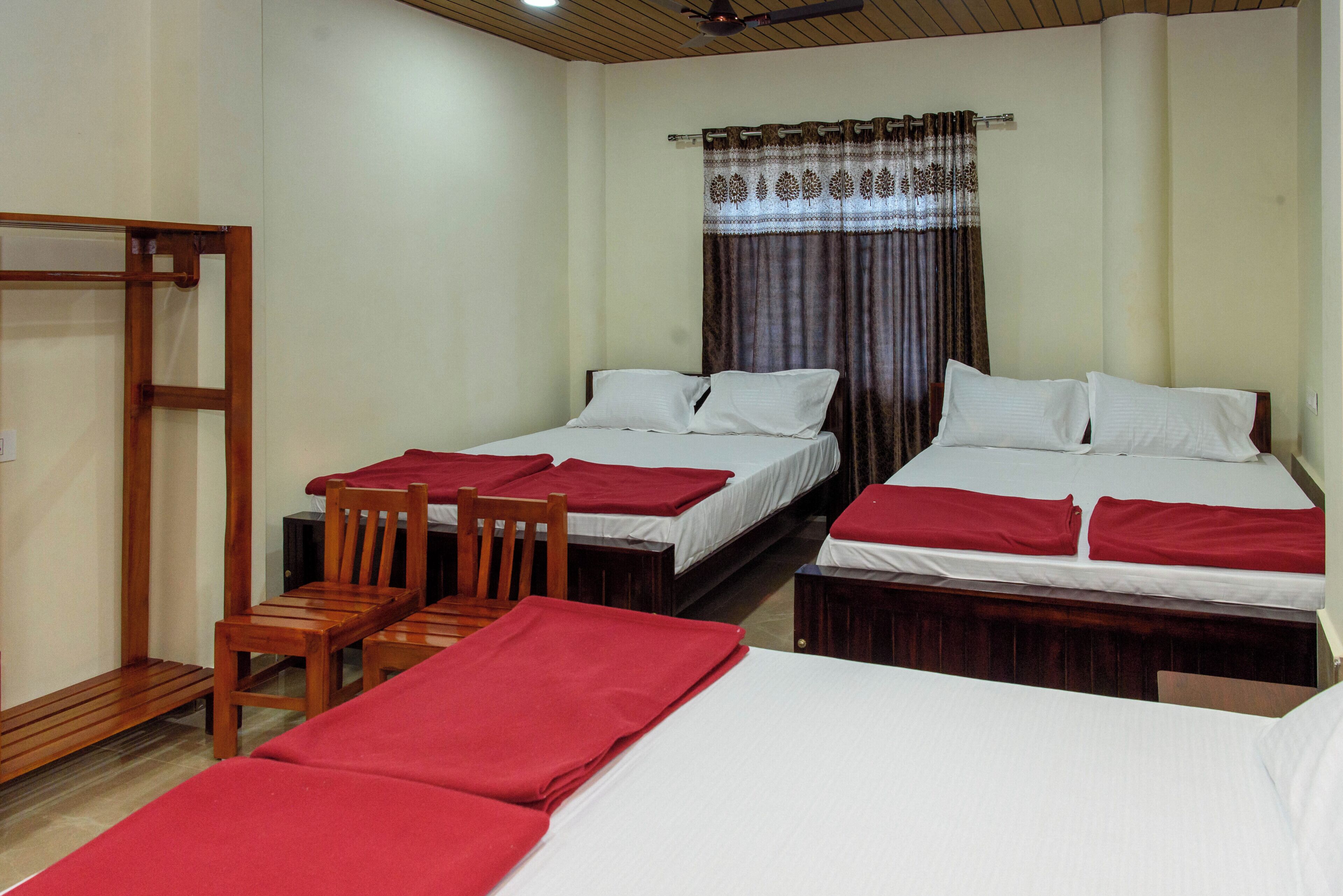 Deluxe Triple Room | Desk, laptop workspace