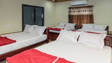Family Quadruple Room | Desk, laptop workspace, bed sheets
