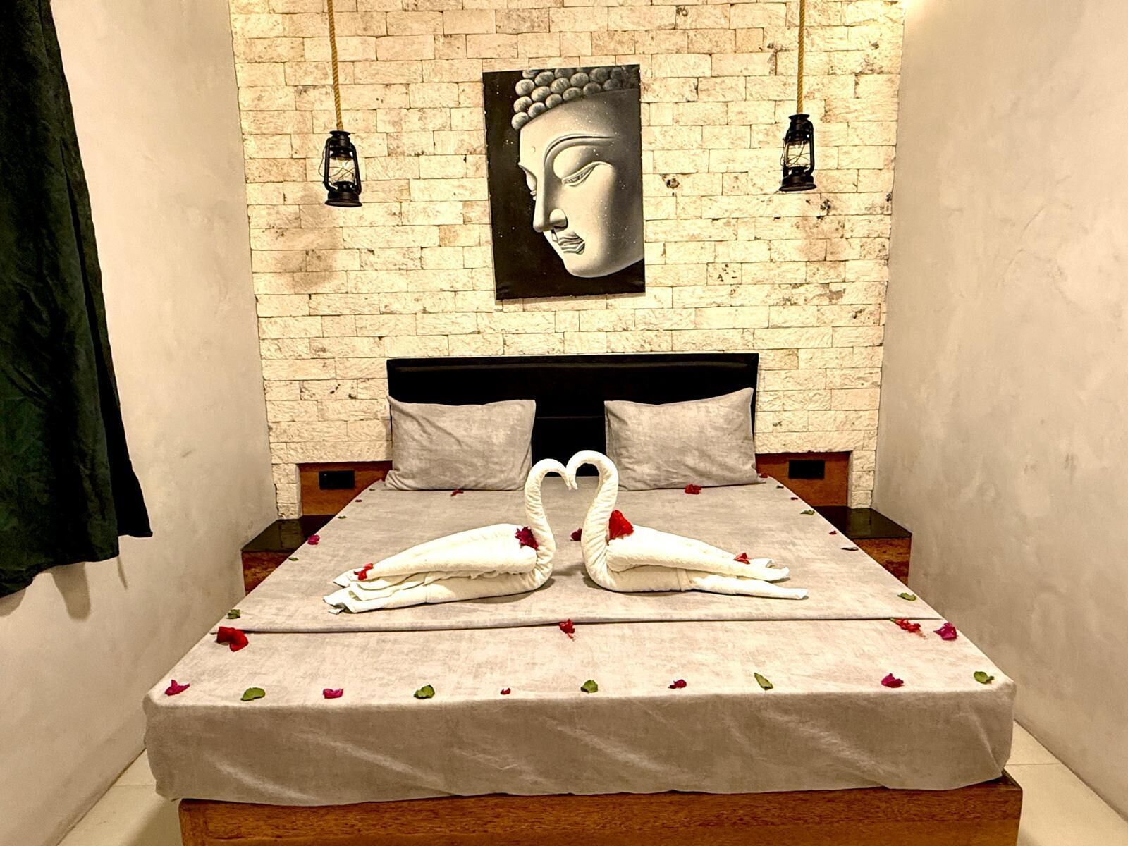 Deluxe Apartment, Pool View | Spa | Deep-tissue massages, sports massages, massages