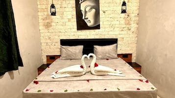 Deluxe Apartment, Pool View | Spa | Deep-tissue massages, sports massages, massages