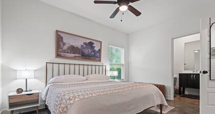717 Modern Space