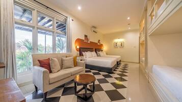 Family Suite | Desk, laptop workspace, free WiFi, bed sheets