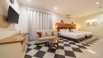 Family Suite | Desk, laptop workspace, free WiFi, bed sheets