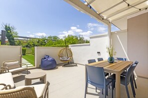 Outdoor dining - Cozy apartment of 60 sqm, ideal for 4 people, located on the ground floor of a building (with some steps at the entrance).The property is located in a residential area, well served and strategically positioned: just 200 mt from Otranto station, convenien (Otranto)