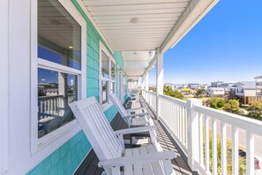 Property grounds - The Crooked Palm | Luxury Coastal Escape w/ Pool & Views | Steps to the Beach (Oak Island)
