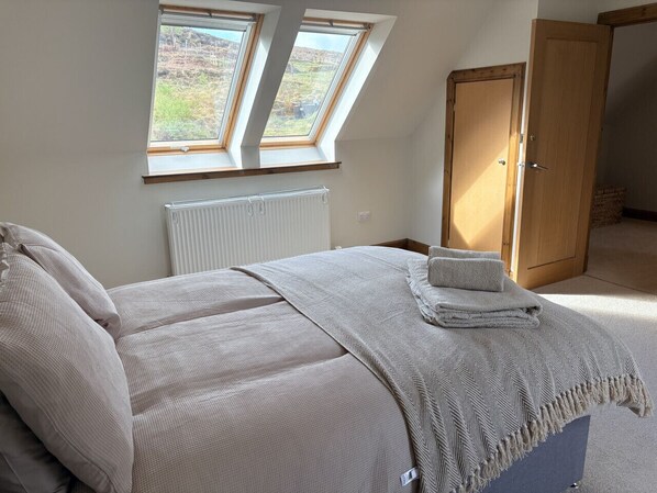 WiFi, bed sheets