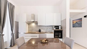 Dining - Castle Suite – Welcoming comfort in the heart of Cagliari ✨ (Cagliari)