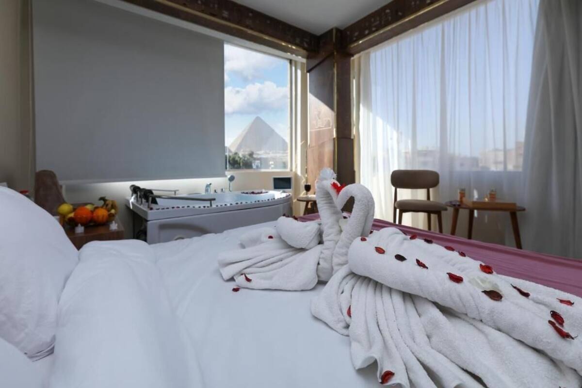 Deluxe Suite, Mountain View | Free WiFi
