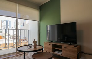 Apartment - w Curated Urban 2BR w Balcony in Miraflores (Lima)
