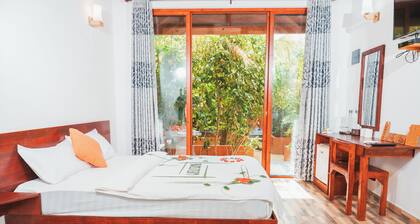 3-bedroom bed & breakfast in charming Fodhdhoo with AC