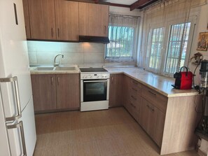 Private kitchen - Villa Sofia Leptokaria Pierias (Leptokaria)