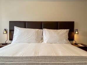 House - w Upscale 2BR w Balcony View in Miraflores (Lima)
